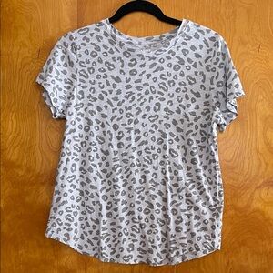 Old Navy Gray Animal Print Short Sleeve Tee